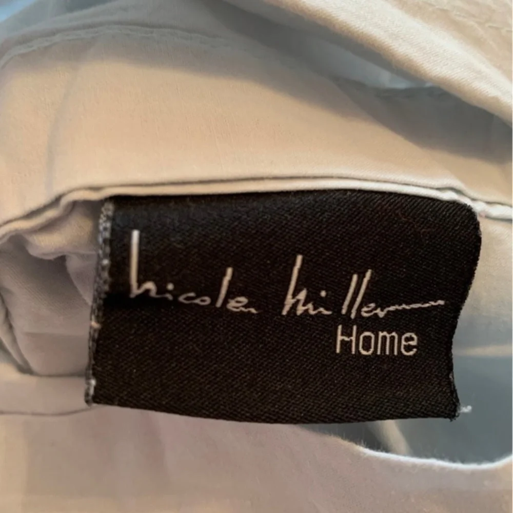 Nicole Miller Embroidered Design duvet cover